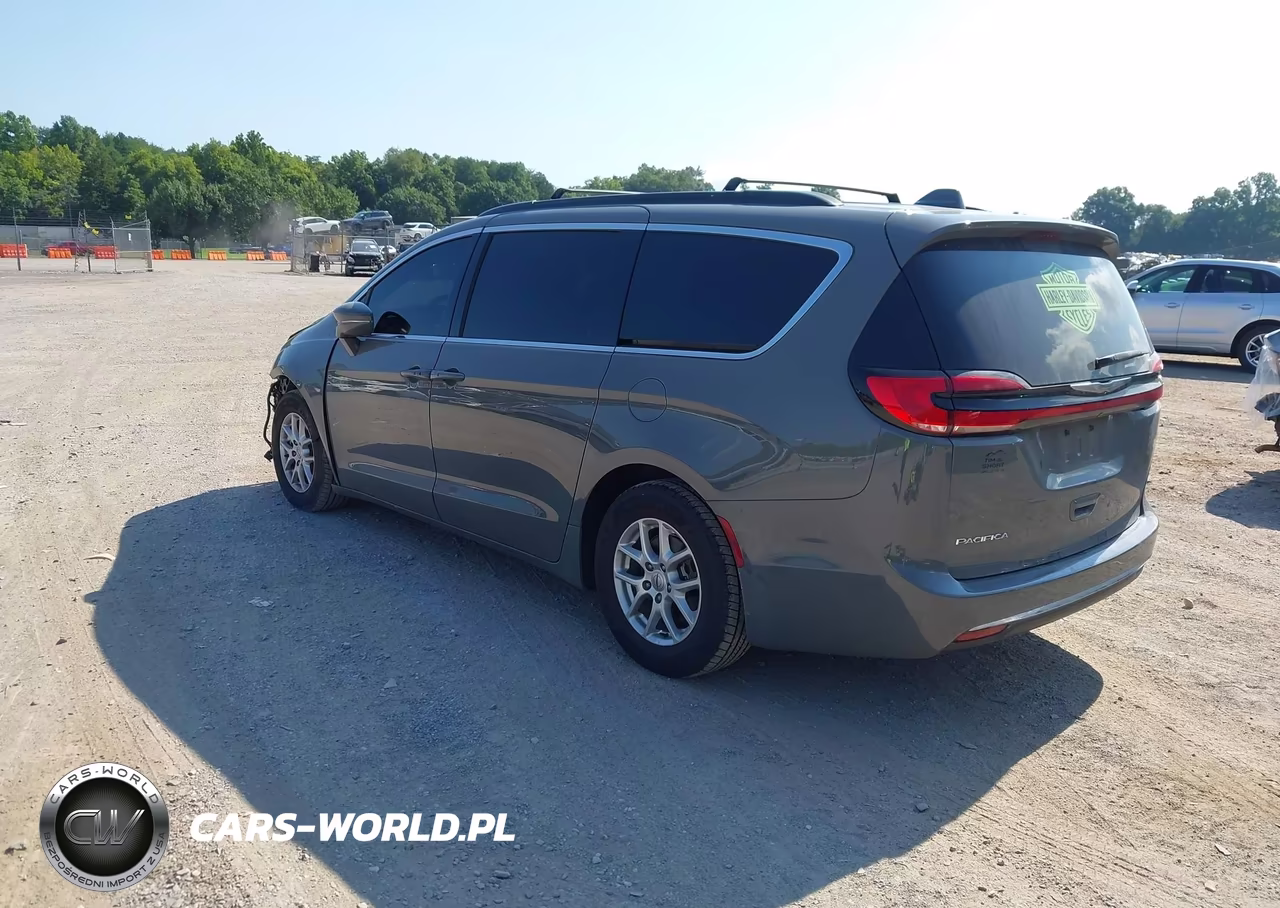 2022 Chrysler Pacifica Touring L VIN:2C4RC1BG8NR185913 - 3