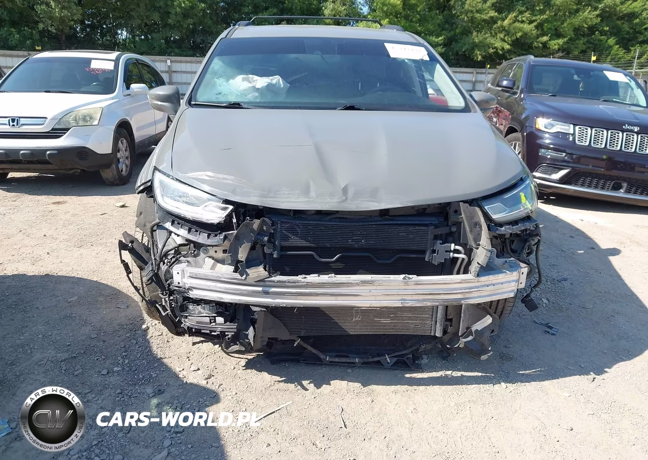 2022 Chrysler Pacifica Touring L VIN:2C4RC1BG8NR185913 - 6