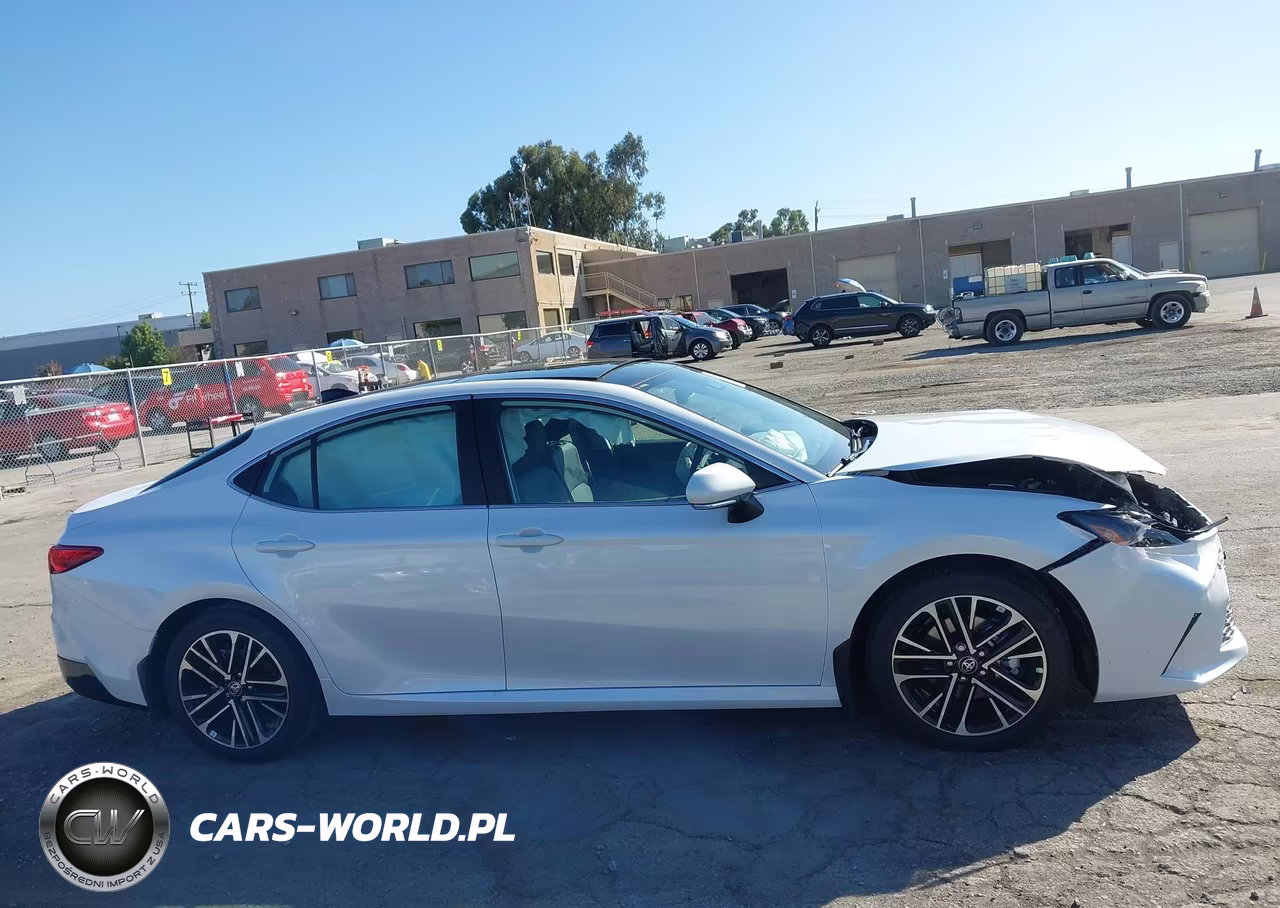 2026 Toyota Camry Xle VIN:4T1DAACK5TU682030 - 13
