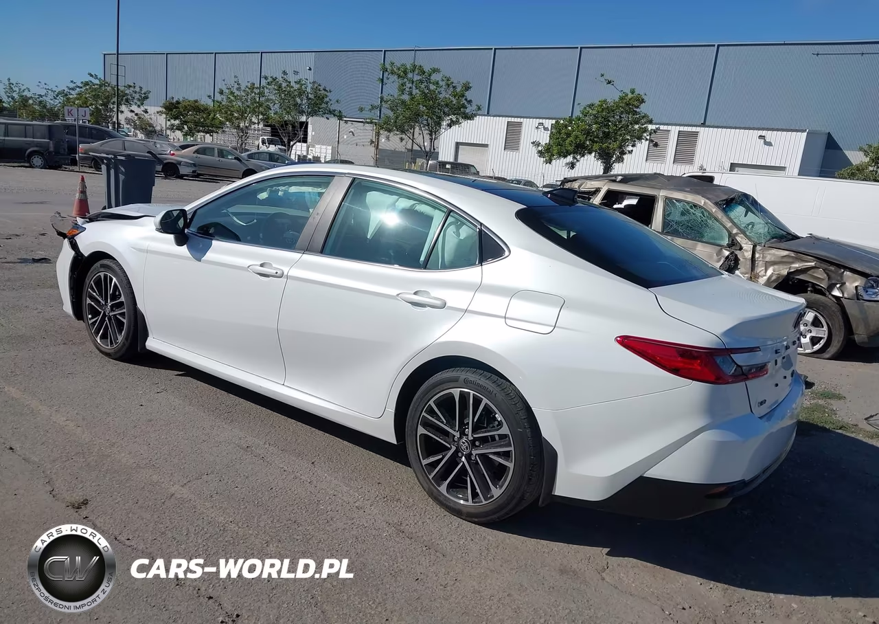 2026 Toyota Camry Xle VIN:4T1DAACK5TU682030 - 3