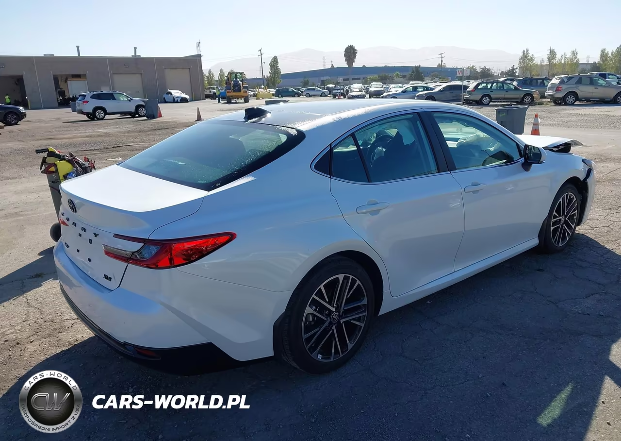 2026 Toyota Camry Xle VIN:4T1DAACK5TU682030 - 4