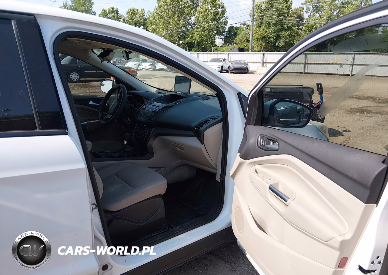 2017 Ford Escape Se VIN:1FMCU0GD7HUD45455 - 5
