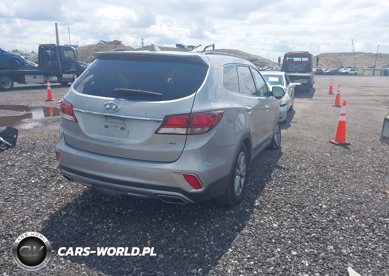 2017 Hyundai Santa Fe Se VIN:KM8SMDHF9HU207824 - 4