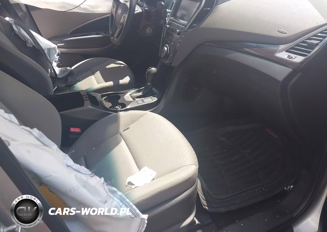 2017 Hyundai Santa Fe Se VIN:KM8SMDHF9HU207824 - 5