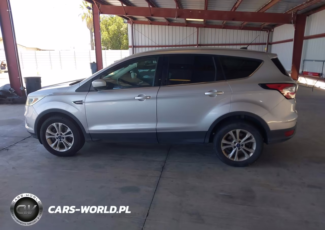 2017 Ford Escape Se VIN:1FMCU9GD0HUE49967 - 14