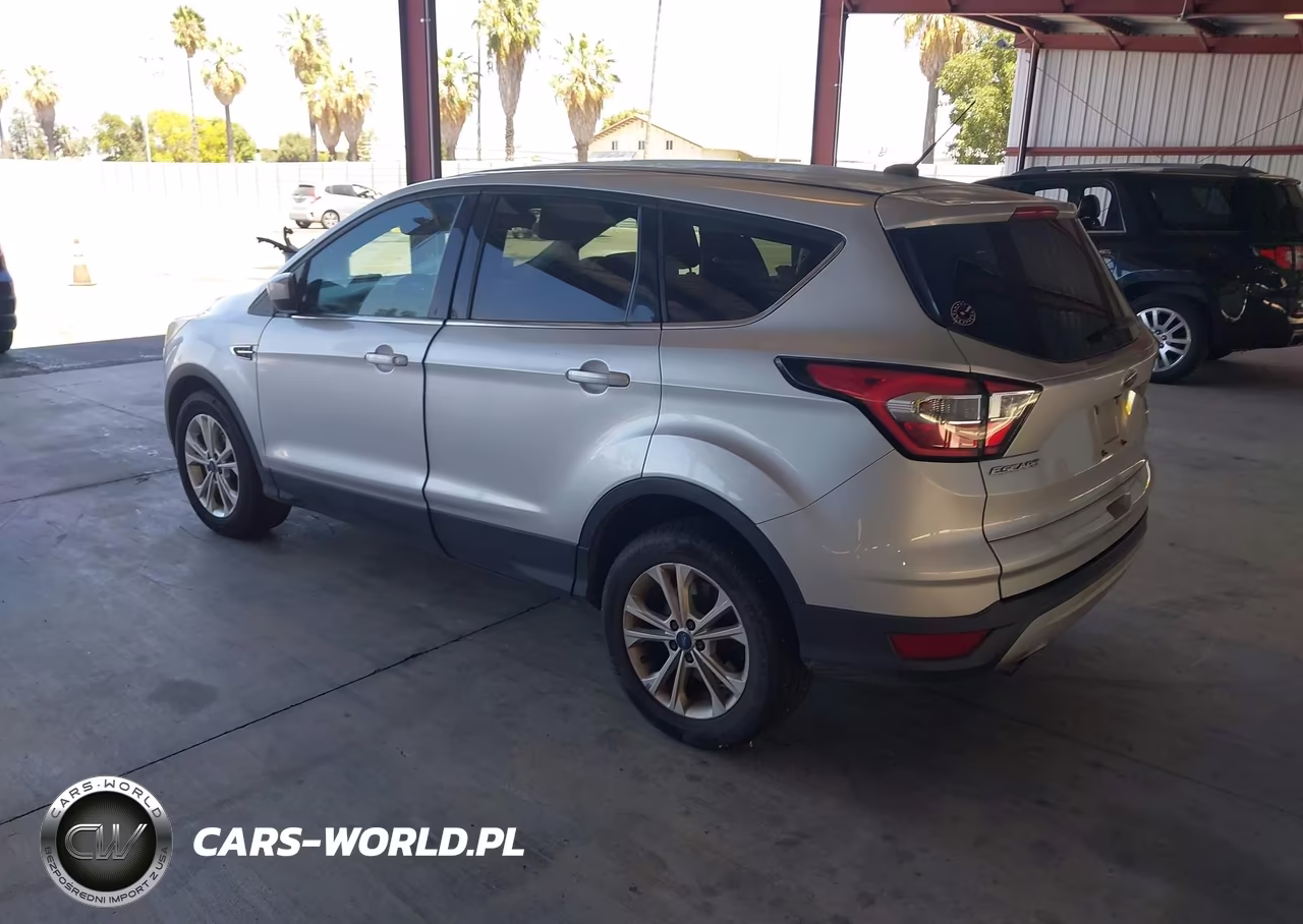 2017 Ford Escape Se VIN:1FMCU9GD0HUE49967 - 3