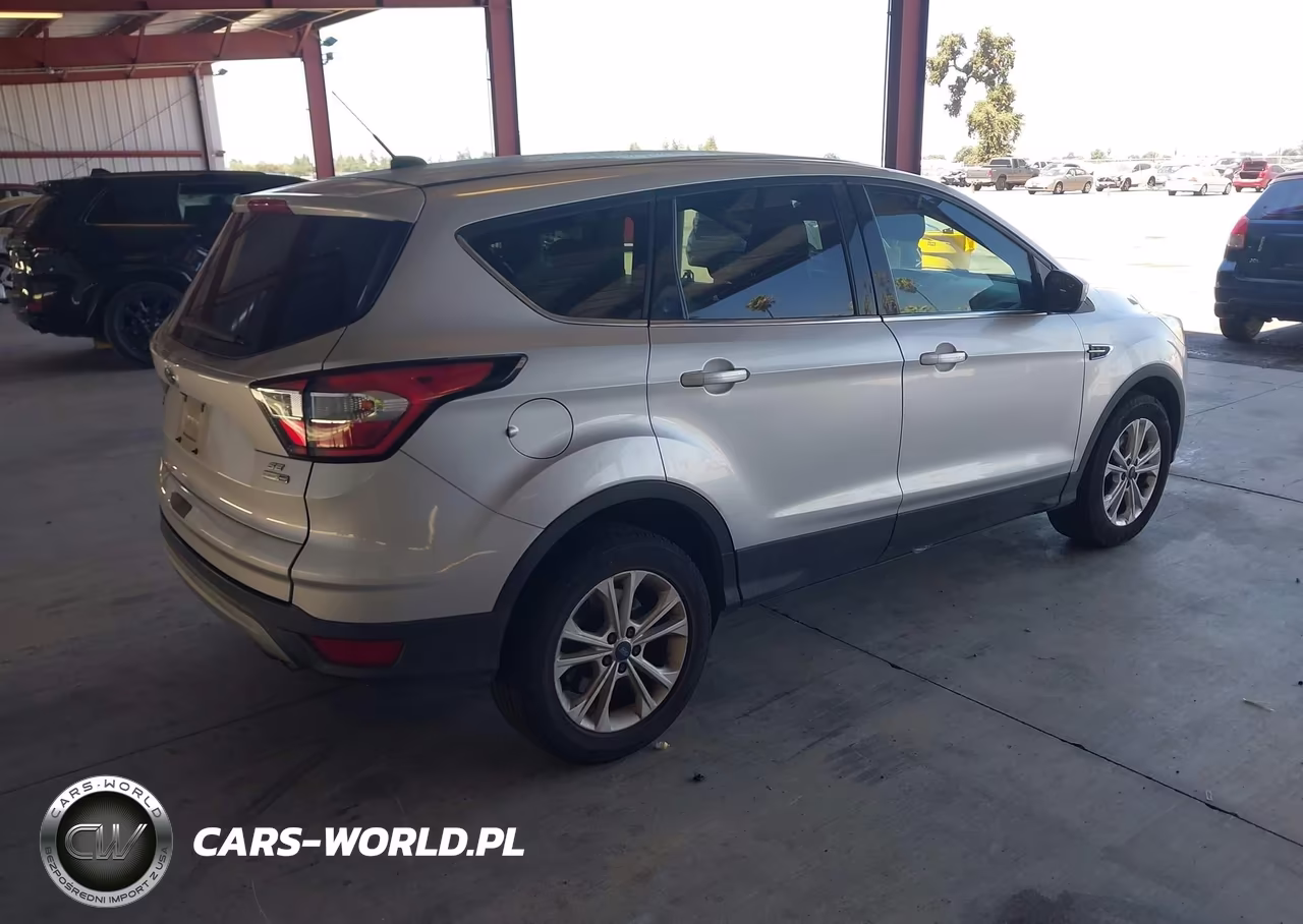 2017 Ford Escape Se VIN:1FMCU9GD0HUE49967 - 4