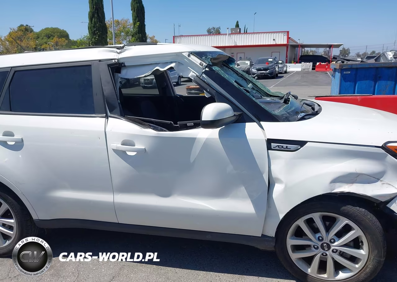 2018 Kia Soul + VIN:KNDJP3A56J7527433 - 14