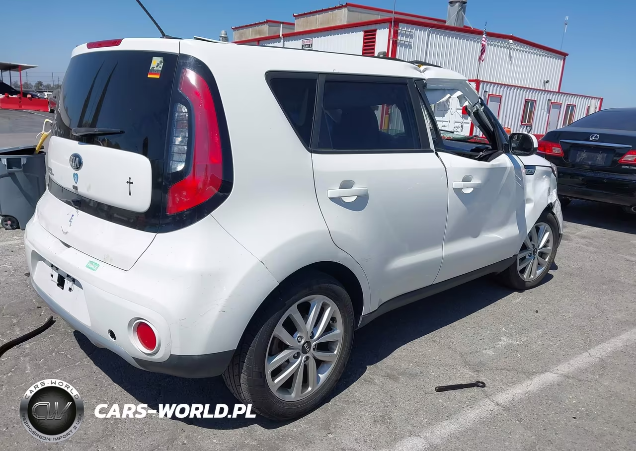 2018 Kia Soul + VIN:KNDJP3A56J7527433 - 4