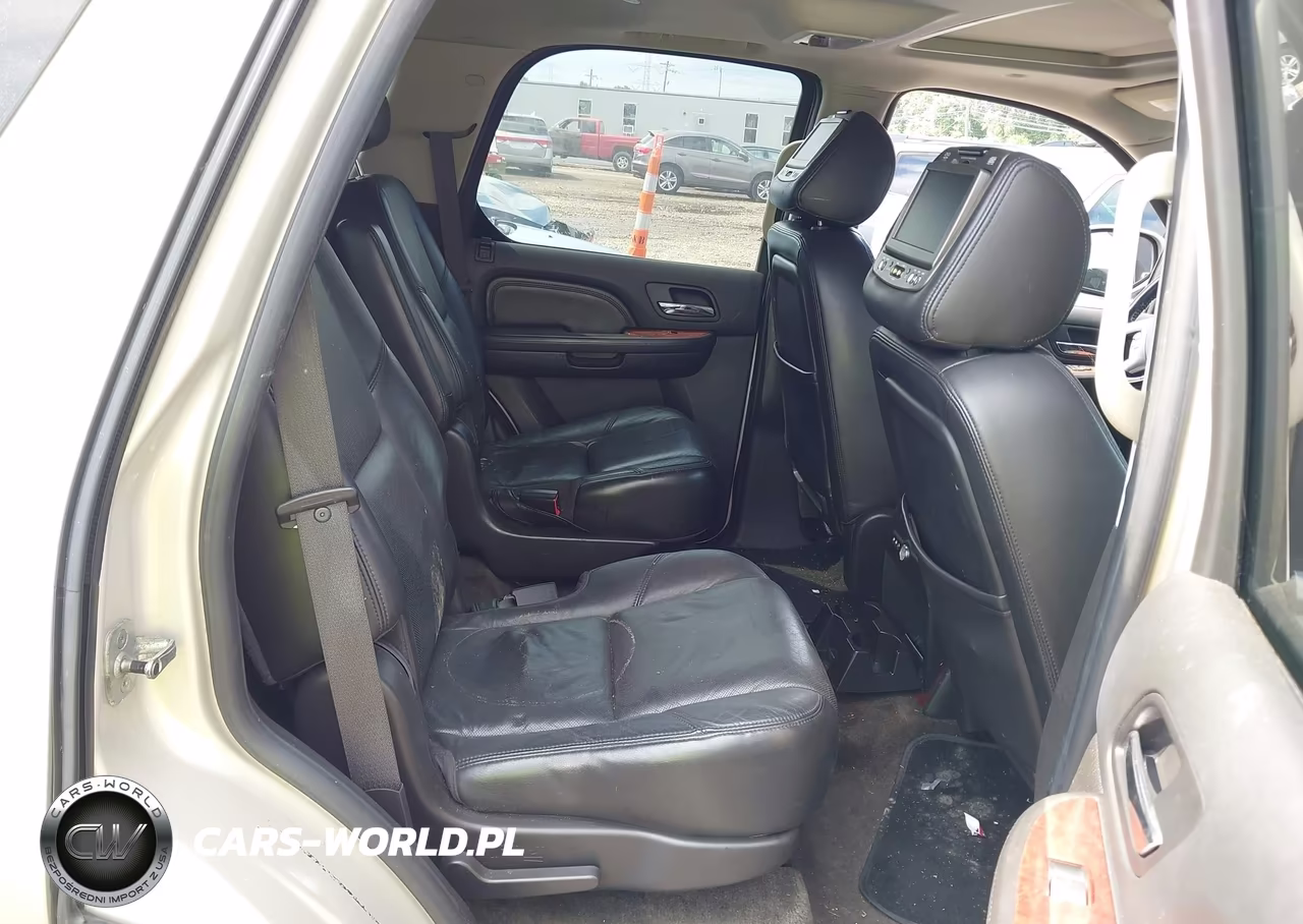 2009 Cadillac Escalade Standard VIN:1GYFK23289R205338 - 8