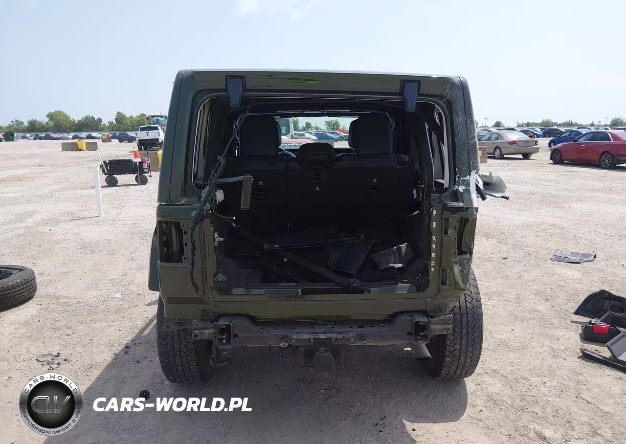 2021 Jeep Wrangler Unlimited Sahara Altitude 4X4 VIN:1C4HJXEN9MW558204 - 17
