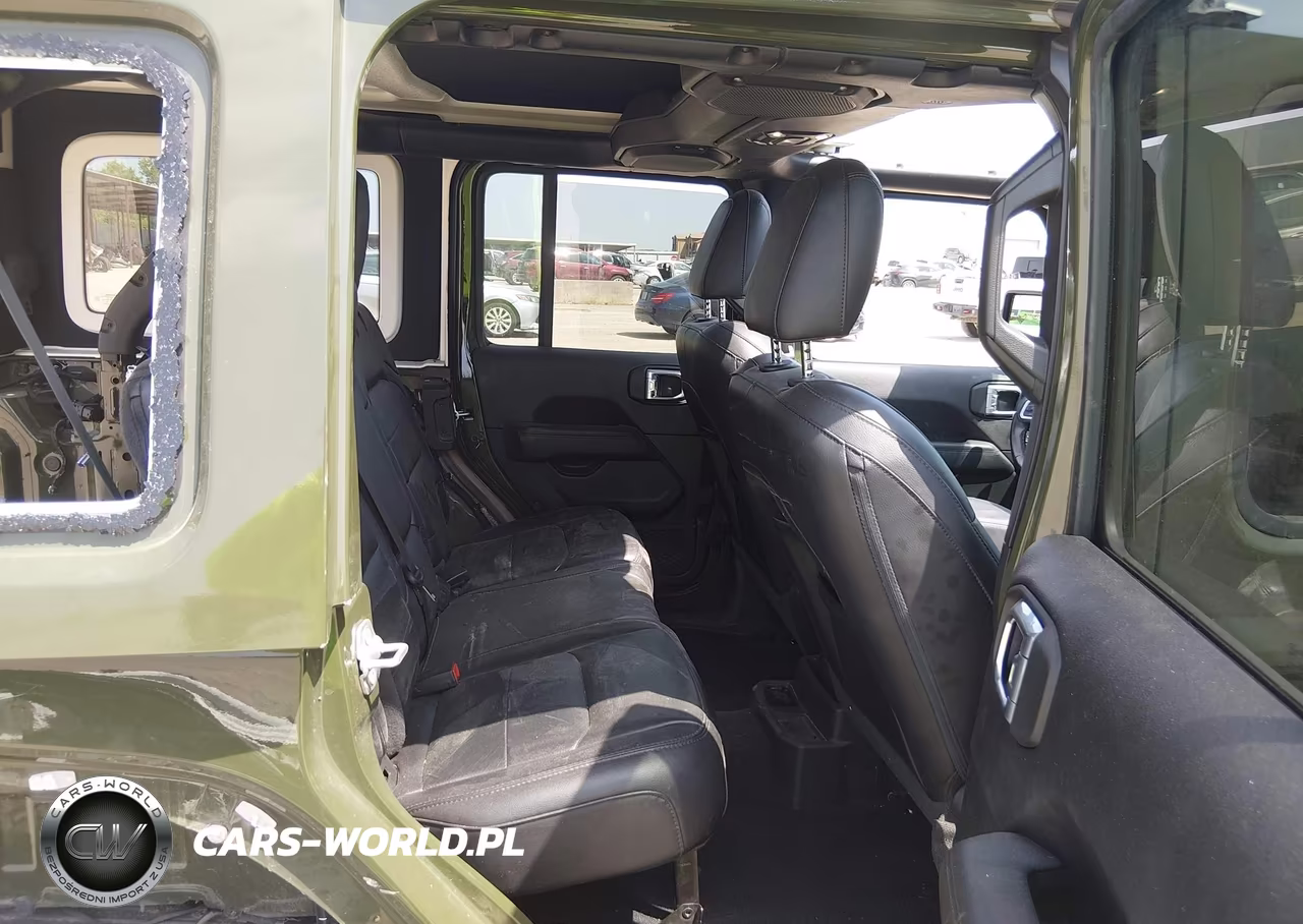 2021 Jeep Wrangler Unlimited Sahara Altitude 4X4 VIN:1C4HJXEN9MW558204 - 8