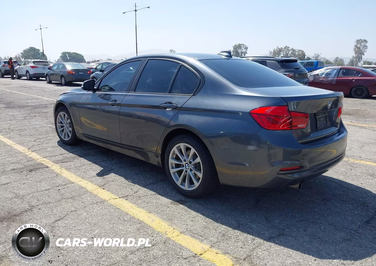 2018 BMW 320I VIN:WBA8A9C51JAH12833 - 3