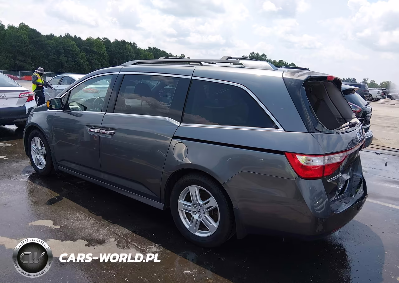 2011 Honda Odyssey Touring-Touring Elite VIN:5FNRL5H98BB062295 - 3