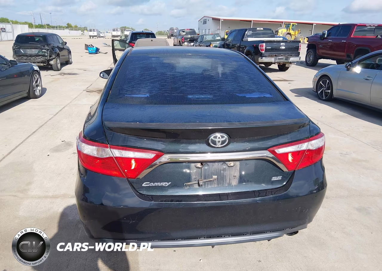 2015 Toyota Camry Se VIN:4T1BF1FK4FU024739 - 16