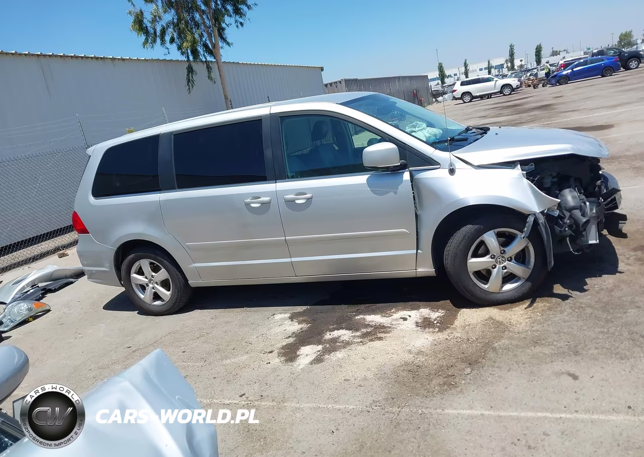 2010 Volkswagen Routan Se VIN:2V4RW3D16AR231072 - 13