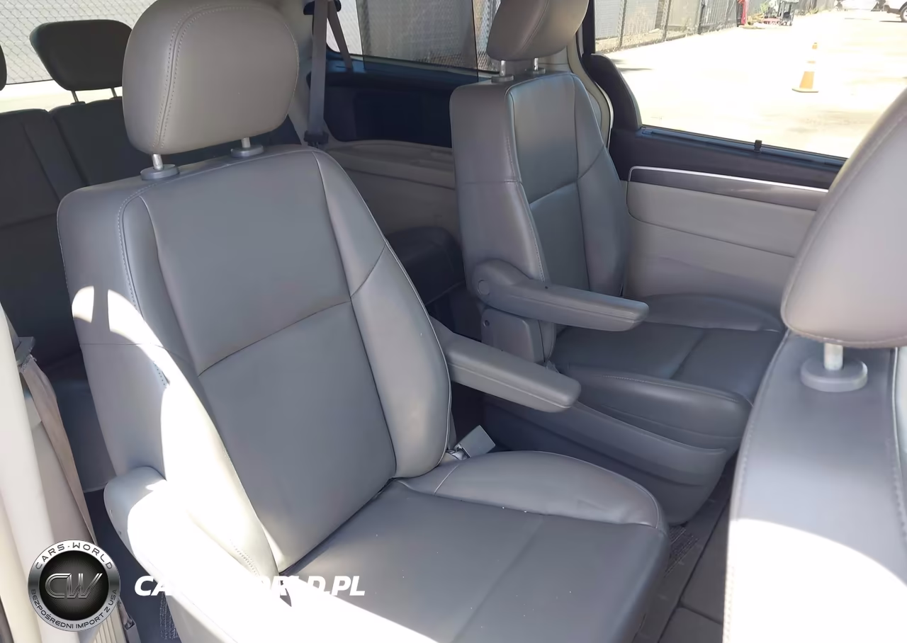 2010 Volkswagen Routan Se VIN:2V4RW3D16AR231072 - 8