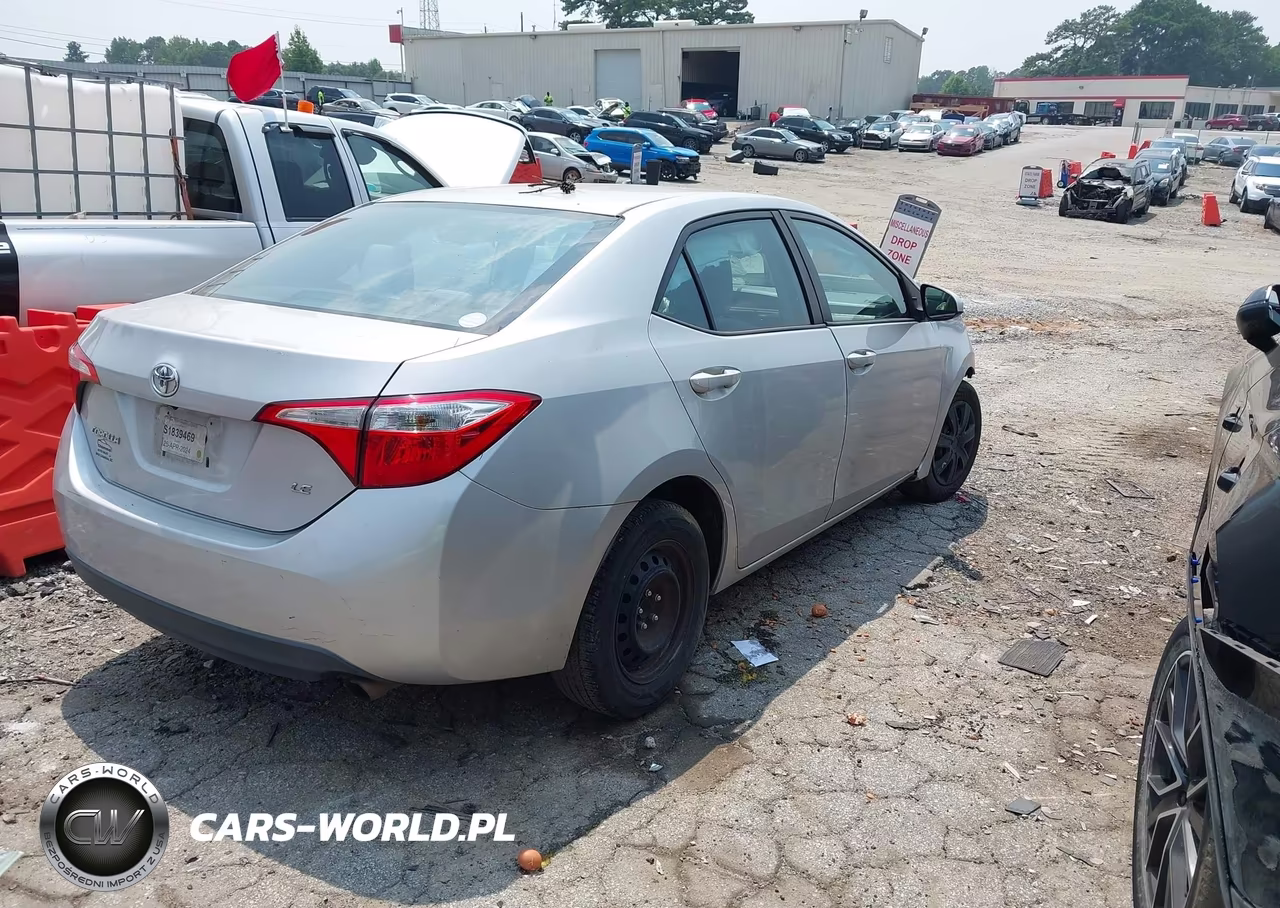2015 Toyota Corolla Le VIN:2T1BURHE0FC481013 - 4