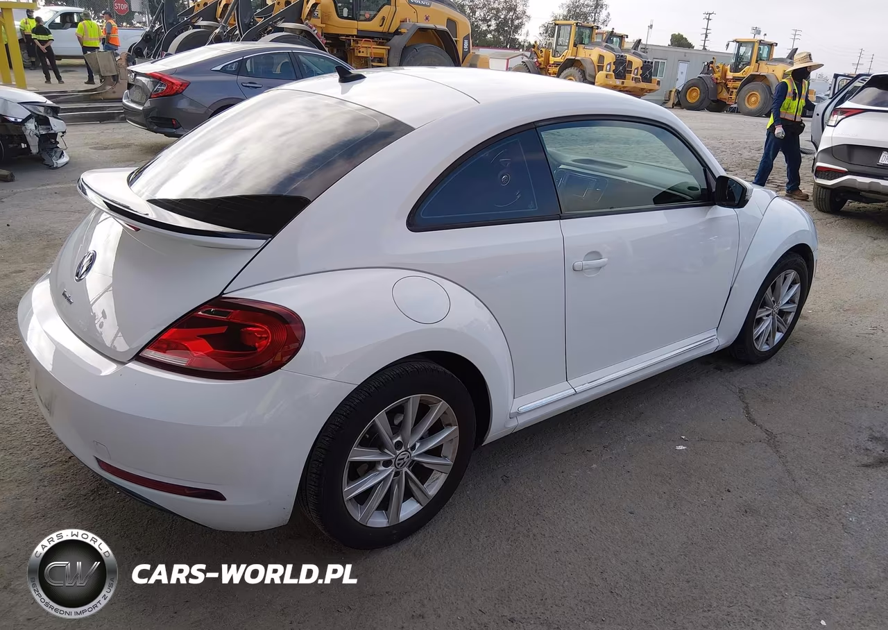 2018 Volkswagen Beetle 2.0T Coast-2.0T S VIN:3VWFD7AT6JM710127 - 4