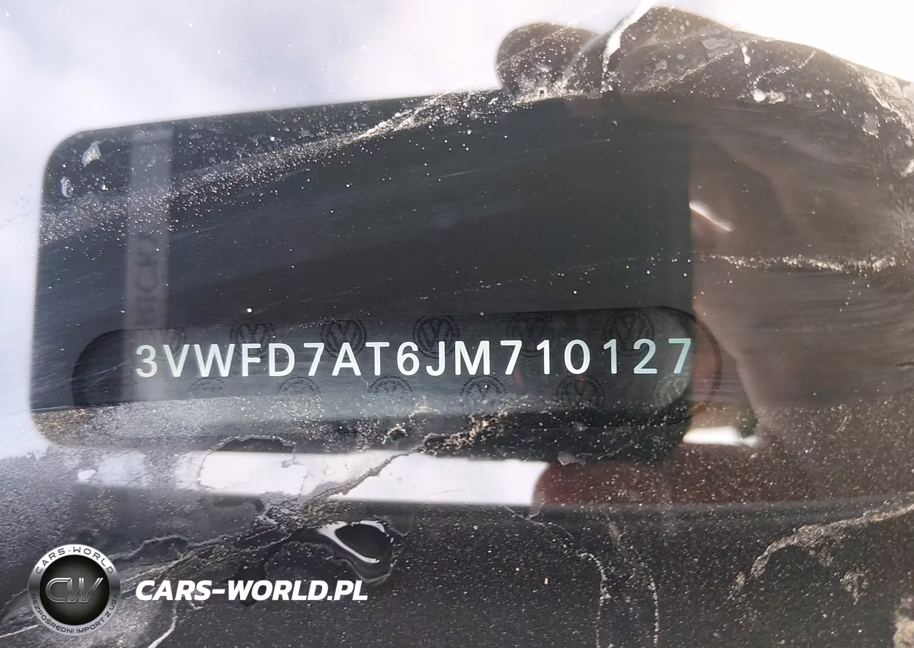 2018 Volkswagen Beetle 2.0T Coast-2.0T S VIN:3VWFD7AT6JM710127 - 9