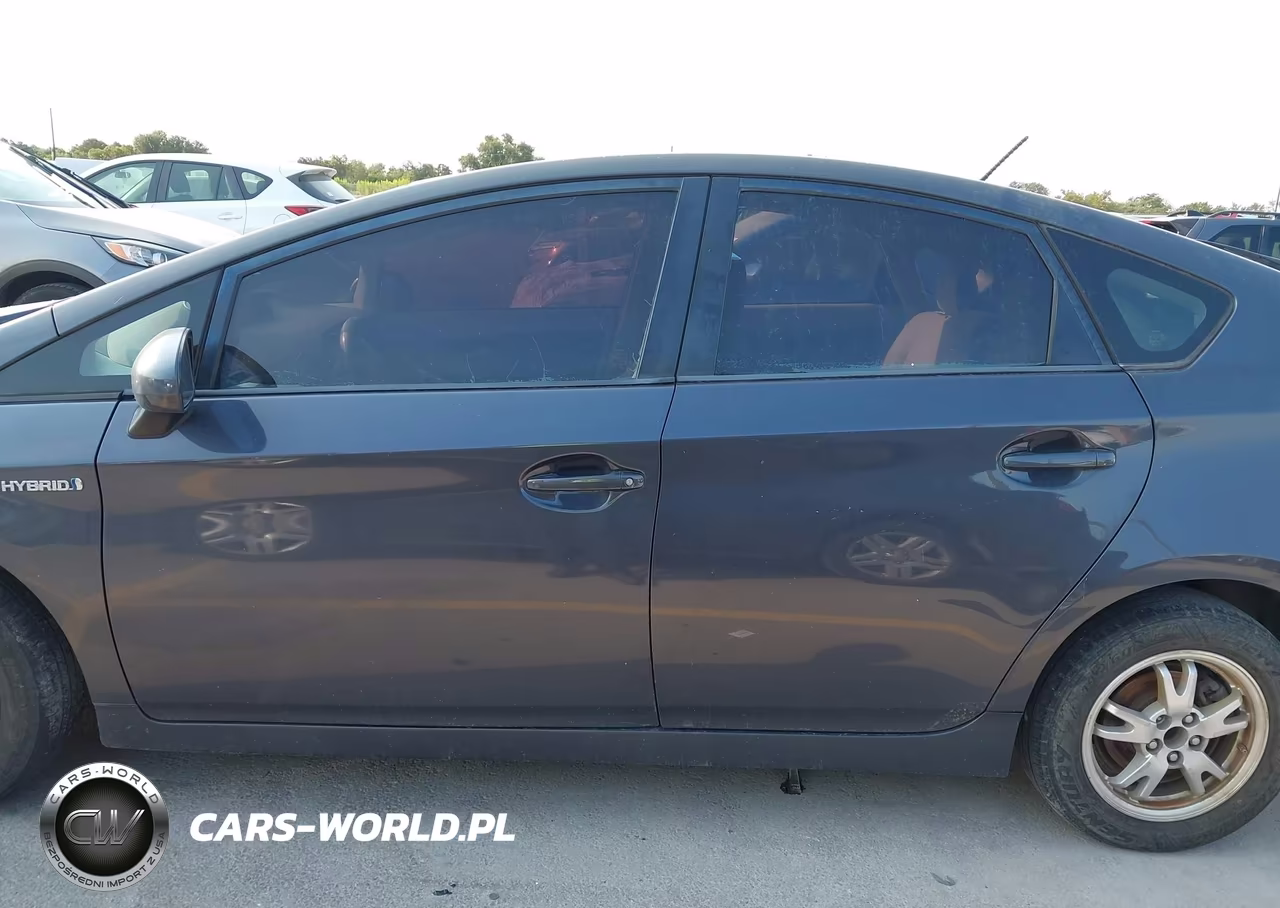 2011 Toyota Prius Two VIN:JTDKN3DU4B0284812 - 14