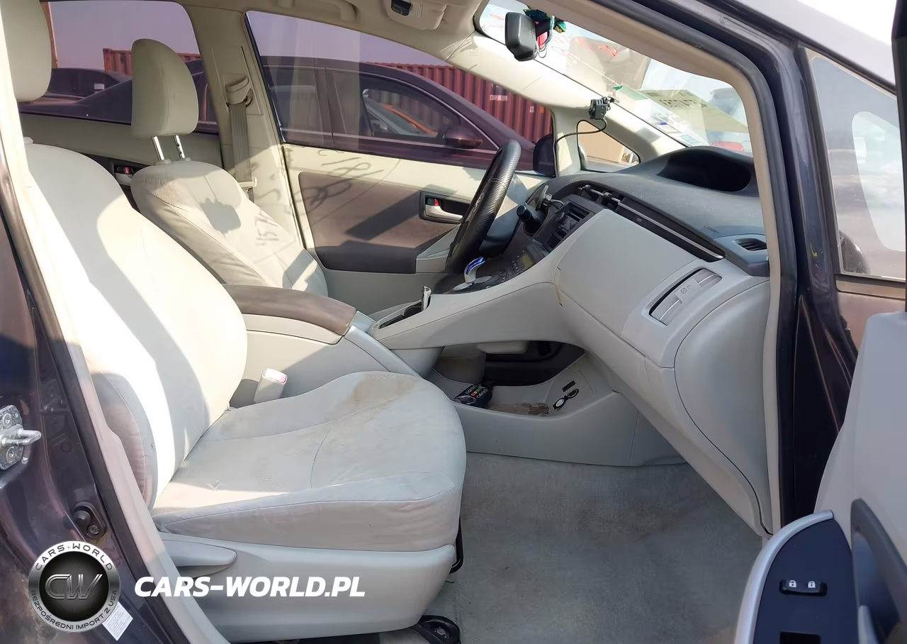 2011 Toyota Prius Two VIN:JTDKN3DU4B0284812 - 5