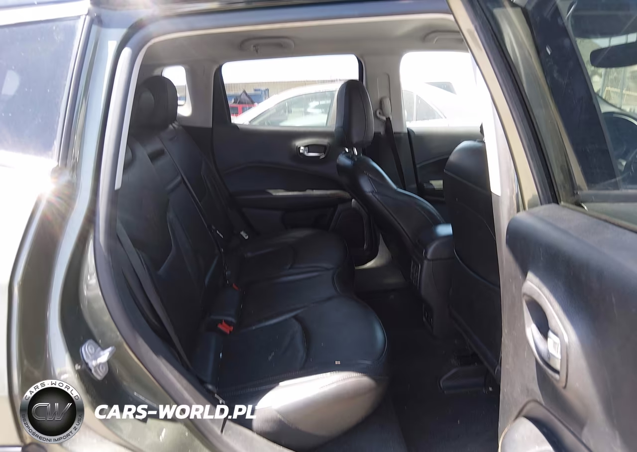 2019 Jeep Compass Limited 4X4 VIN:3C4NJDCB0KT827803 - 8