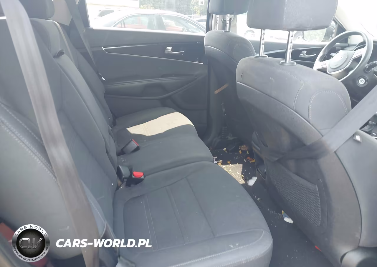 2019 Kia Sorento 2.4L L VIN:5XYPG4A39KG562518 - 8