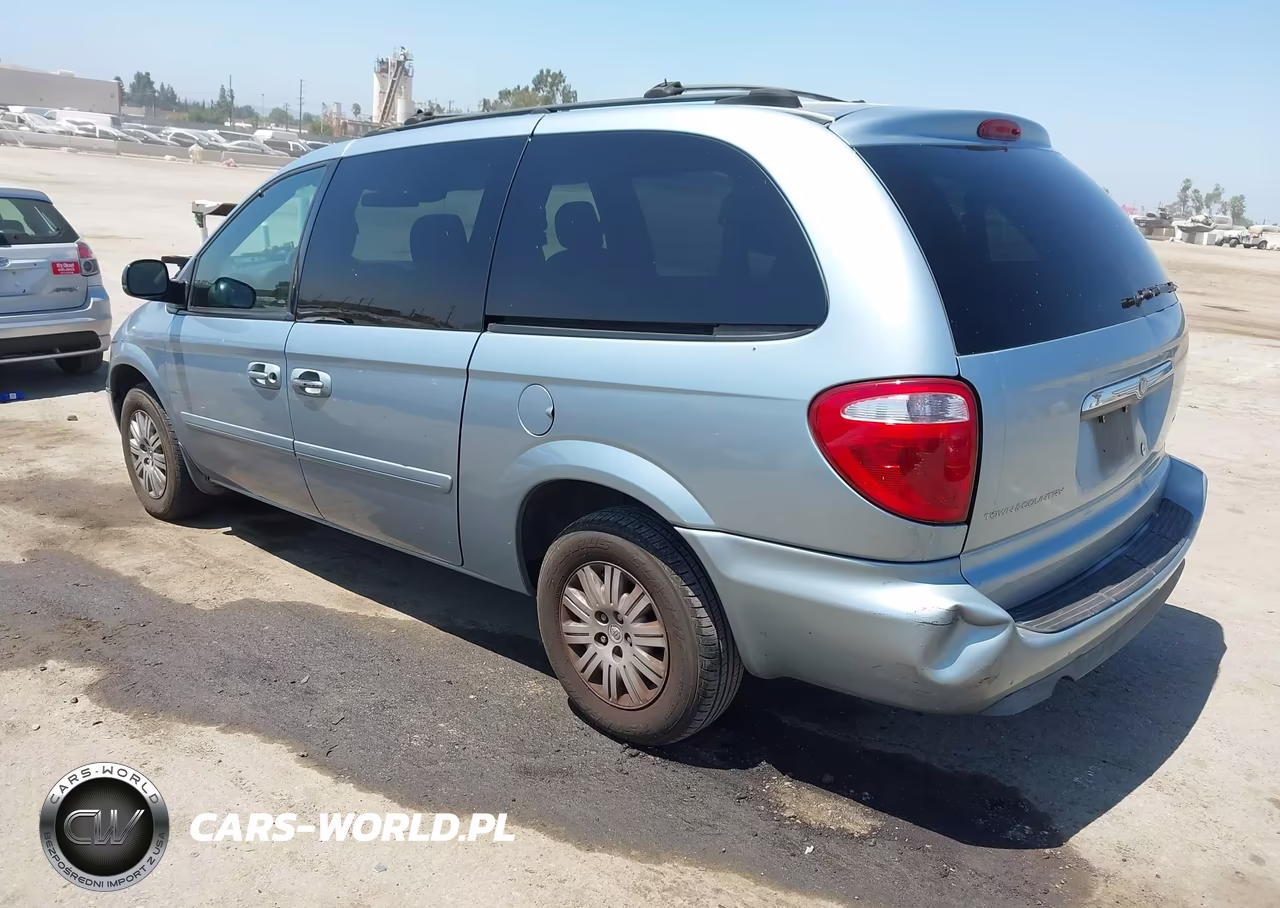 2005 Chrysler Town & Country Lx VIN:2C4GP44R55R123445 - 3