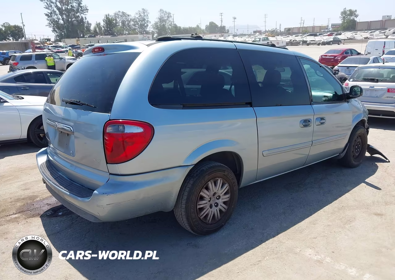 2005 Chrysler Town & Country Lx VIN:2C4GP44R55R123445 - 4