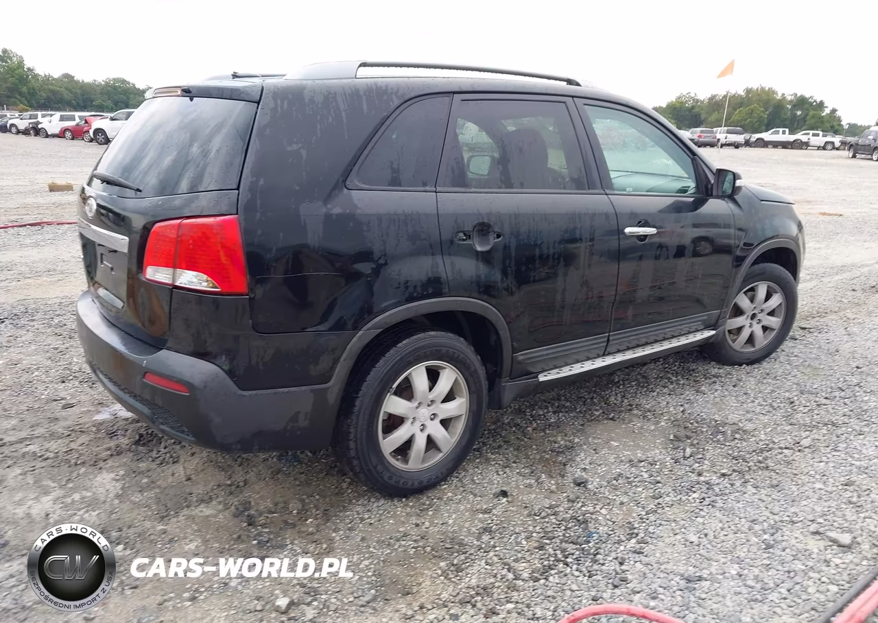 2011 Kia Sorento Lx VIN:5XYKT3A19BG170959 - 4