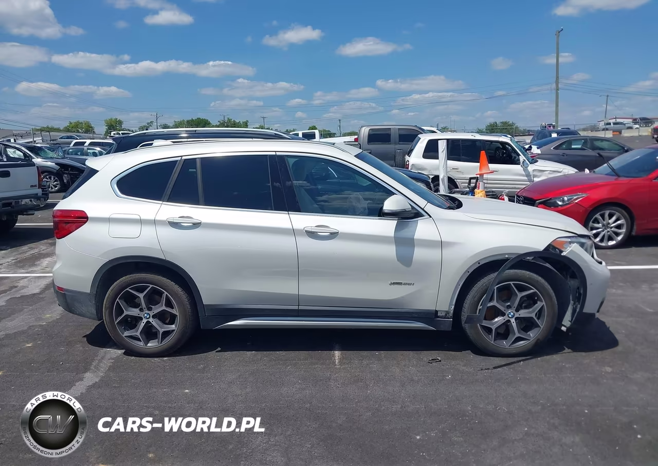 2018 BMW X1 xDrive28I VIN:WBXHT3C39J5F88895 - 13