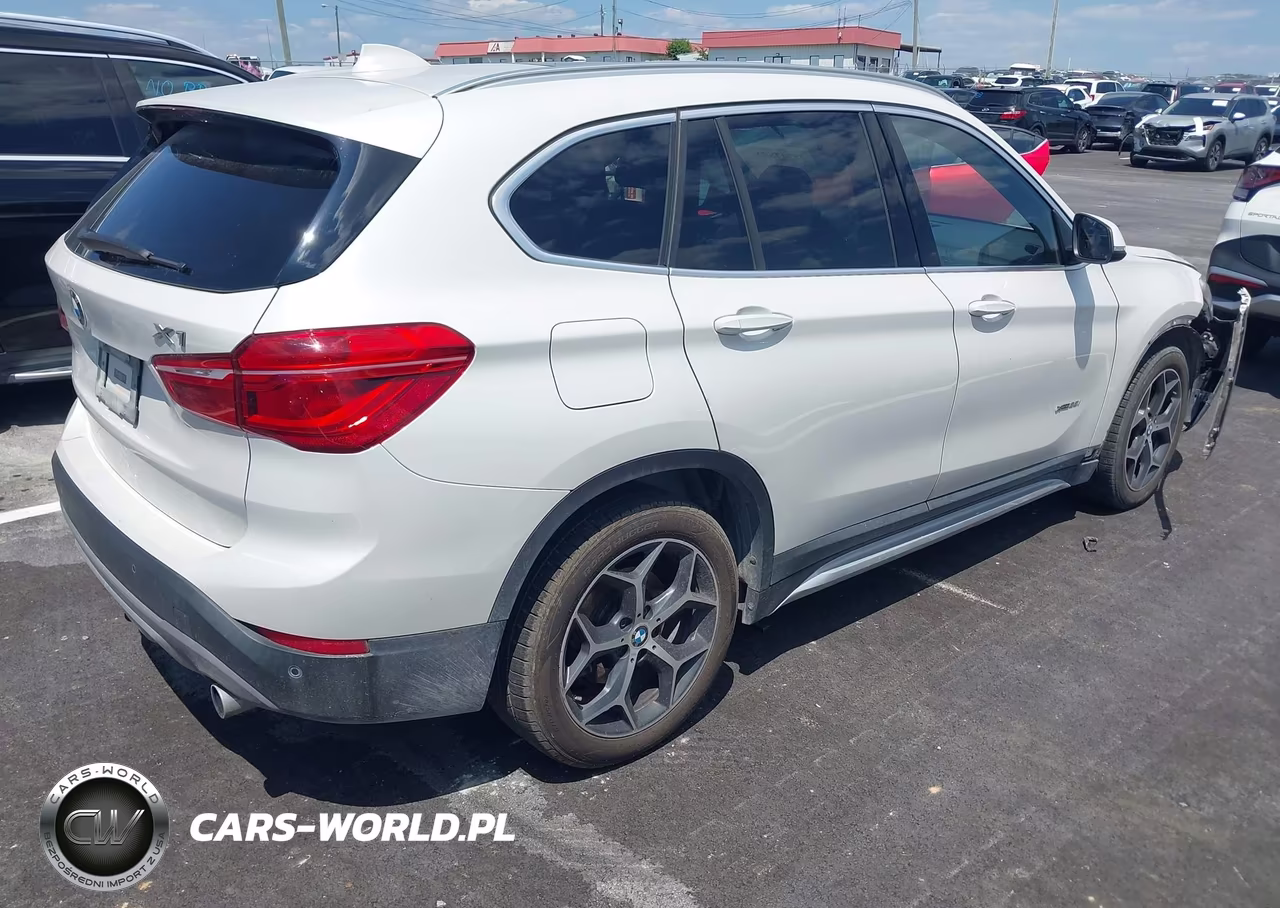2018 BMW X1 xDrive28I VIN:WBXHT3C39J5F88895 - 4