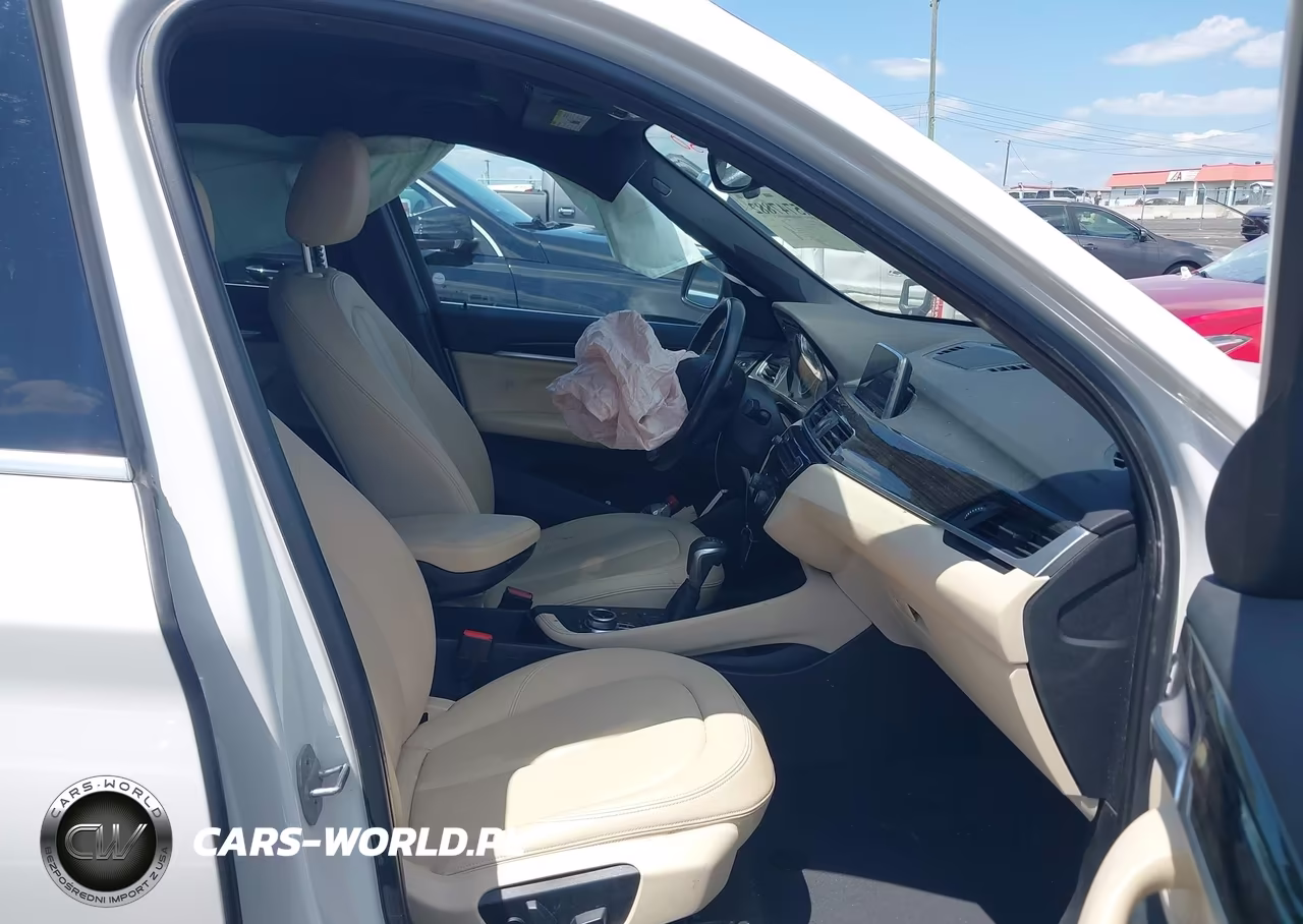 2018 BMW X1 xDrive28I VIN:WBXHT3C39J5F88895 - 5