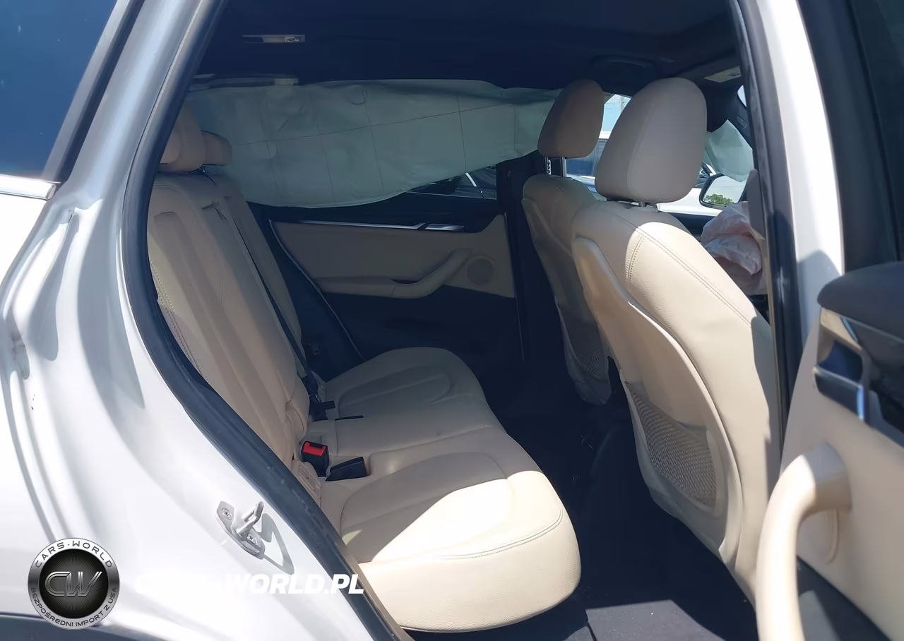 2018 BMW X1 xDrive28I VIN:WBXHT3C39J5F88895 - 8