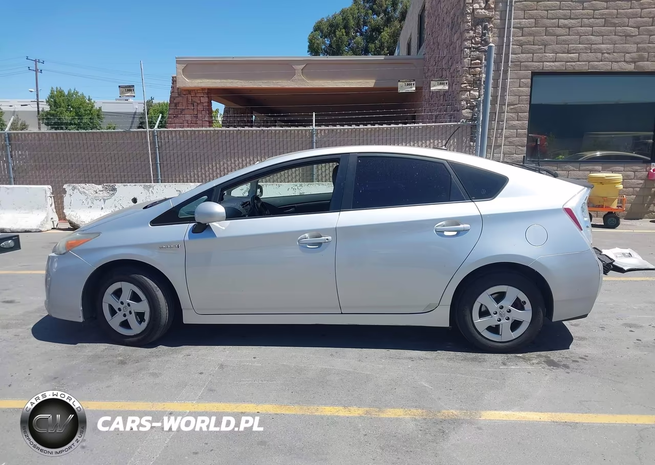 2011 Toyota Prius Four VIN:JTDKN3DU5B5266662 - 15