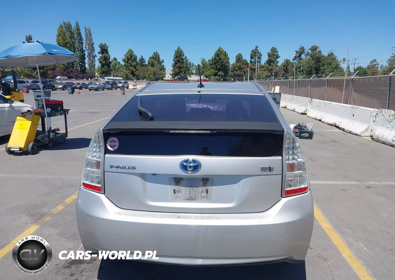 2011 Toyota Prius Four VIN:JTDKN3DU5B5266662 - 17