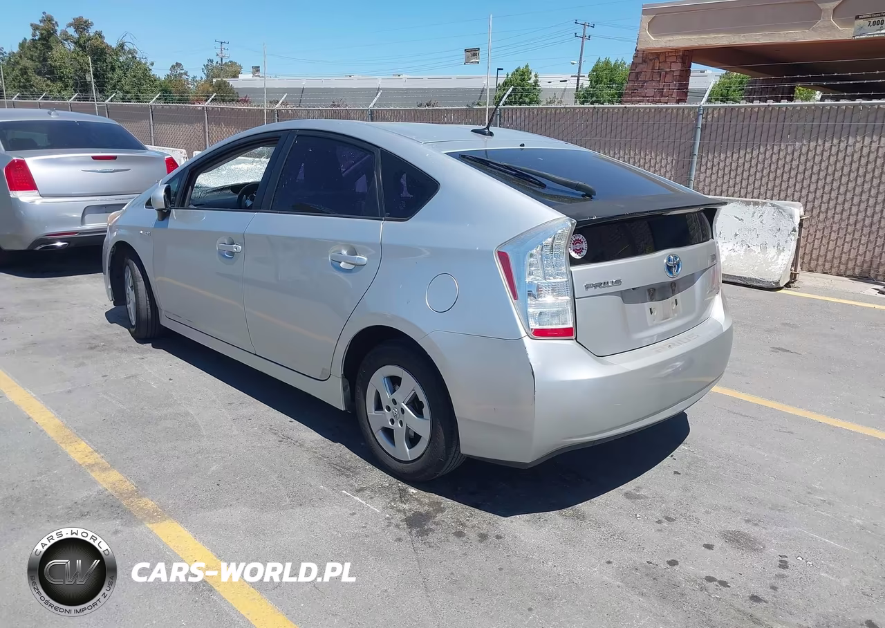 2011 Toyota Prius Four VIN:JTDKN3DU5B5266662 - 3