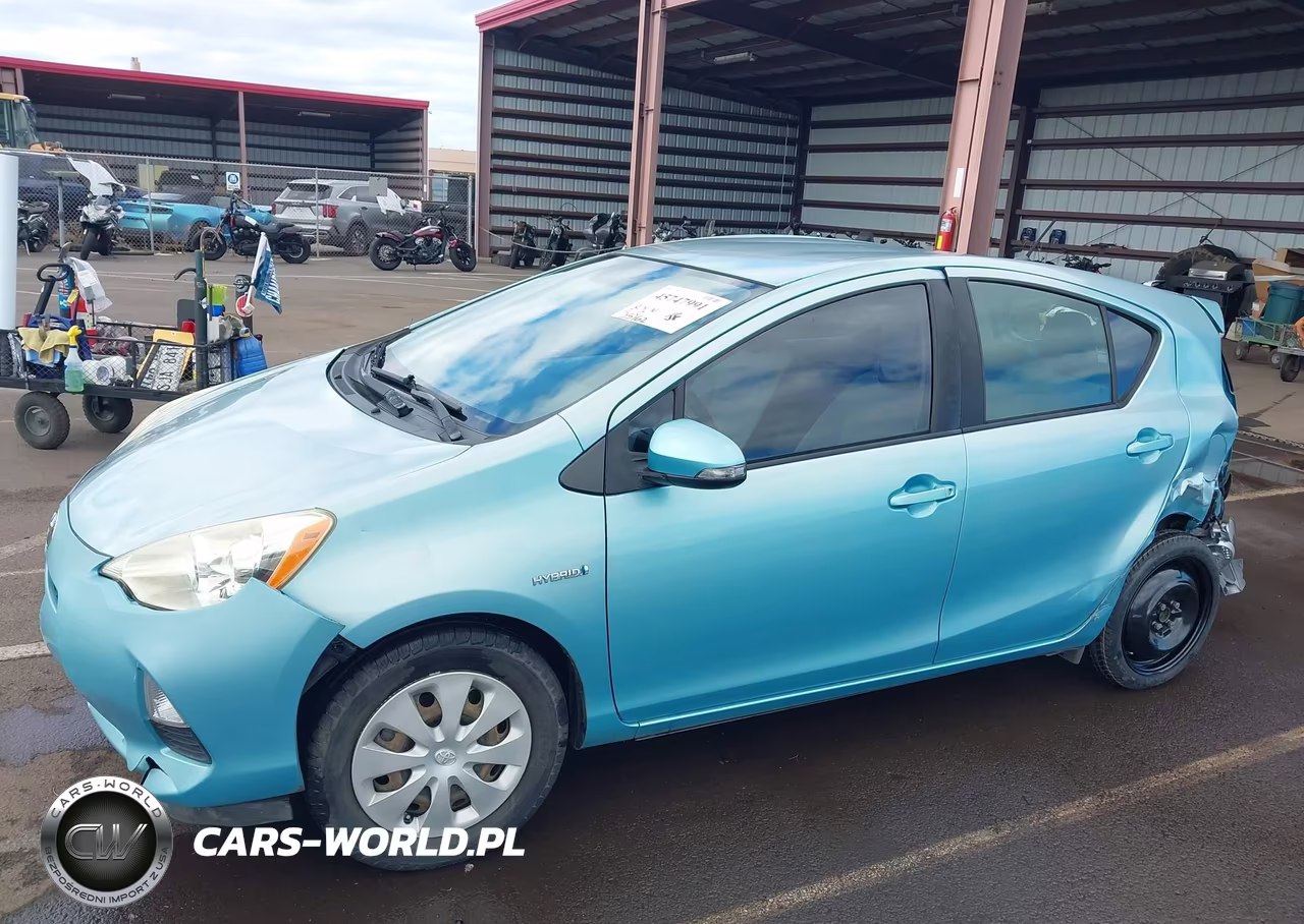 2014 Toyota Prius C Four-One-Three-Two VIN:JTDKDTB37E1080095 - 18