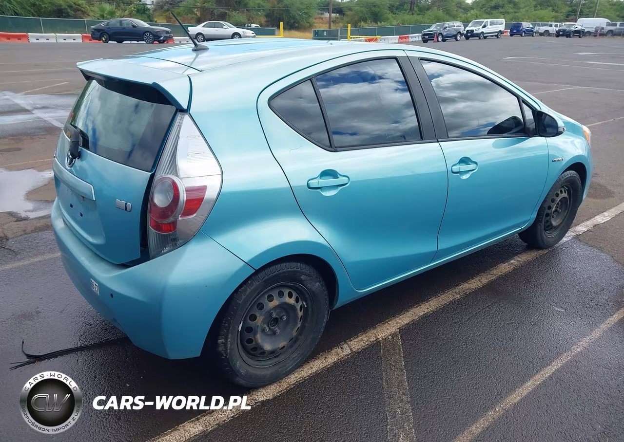 2014 Toyota Prius C Four-One-Three-Two VIN:JTDKDTB37E1080095 - 4