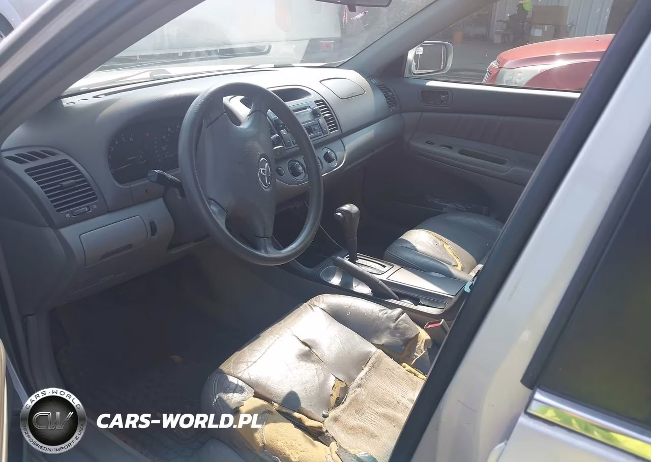 2002 Toyota Camry Le VIN:4T1BE32K82U510436 - 5