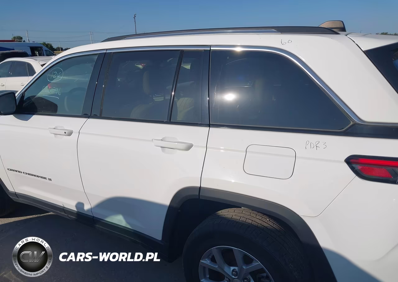 2023 Jeep Grand Cherokee Limited 4X4 VIN:1C4RJHBG0PC606596 - 14