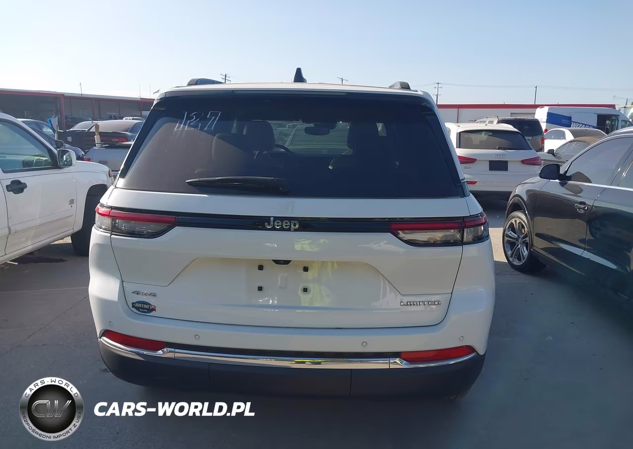 2023 Jeep Grand Cherokee Limited 4X4 VIN:1C4RJHBG0PC606596 - 16