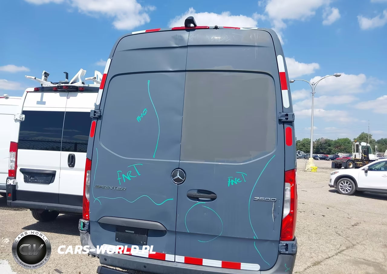 2019 Mercedes-Benz Sprinter 2500 High Roof V6 VIN:WD4PF1CD7KP124073 - 17