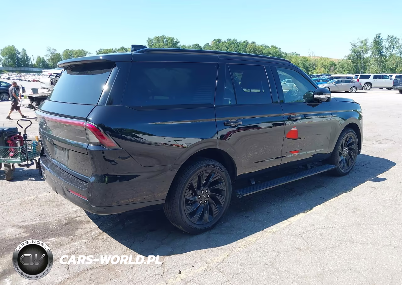 2025 Lincoln Navigator Reserve VIN:5LMJJ2LGXSEL10788 - 4