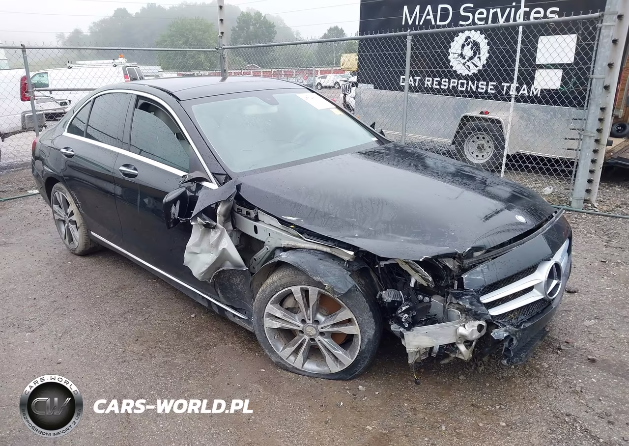 2015 Mercedes-Benz C 300 – zdjęcie 1 z 16