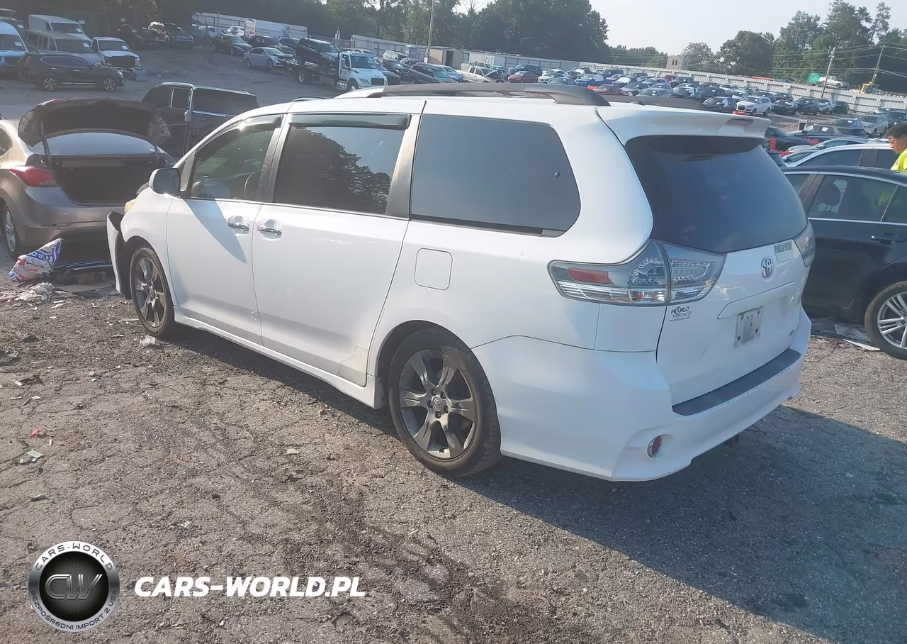 2014 Toyota Sienna Se 8 Passenger VIN:5TDXK3DC9ES412517 - 3