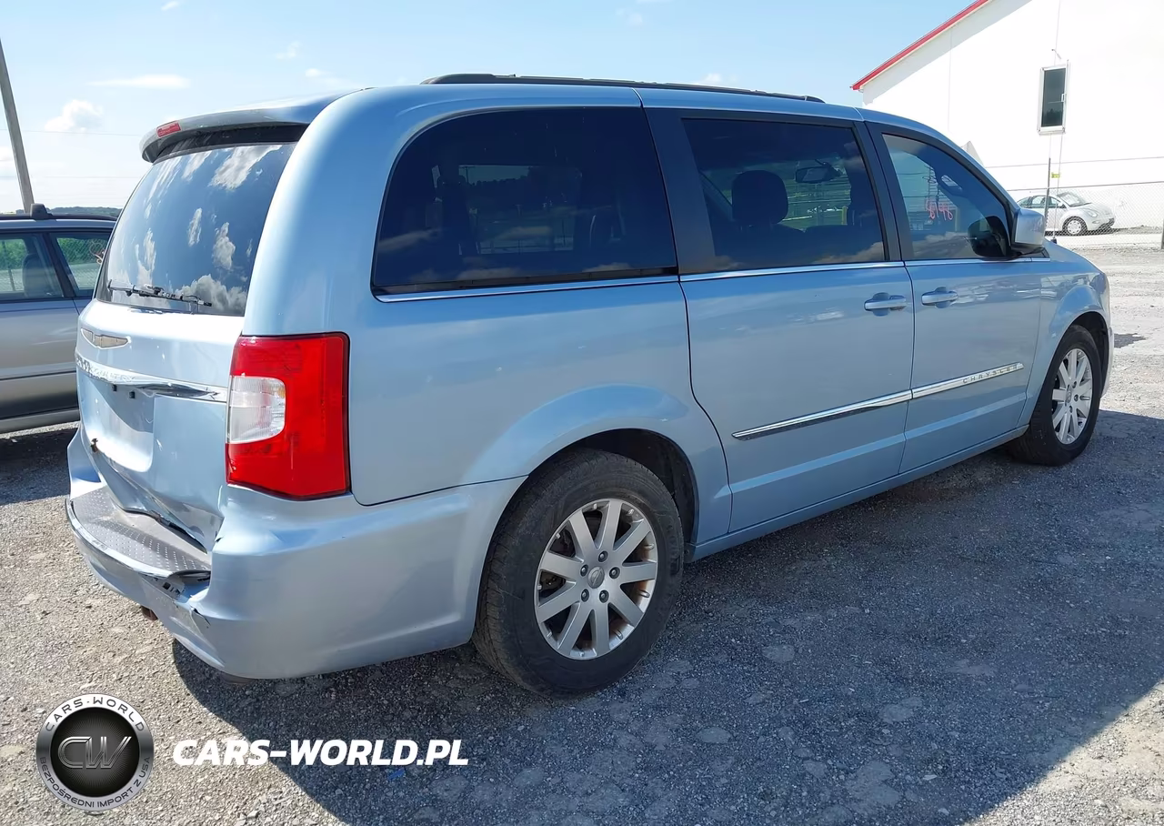 2013 Chrysler Town & Country Touring VIN:2C4RC1BG2DR732009 - 4