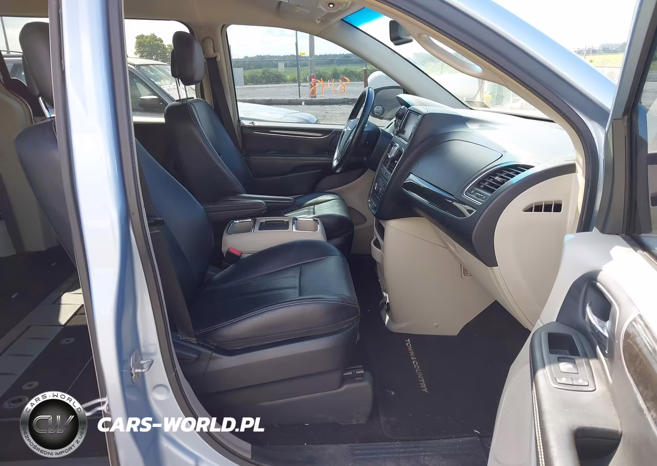 2013 Chrysler Town & Country Touring VIN:2C4RC1BG2DR732009 - 5