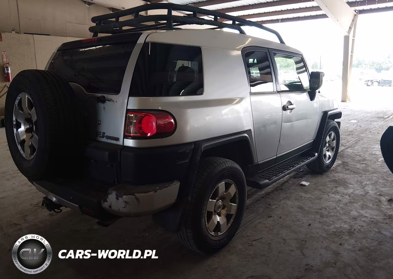 2007 Toyota Fj Cruiser VIN:JTEBU11FX70017156 - 4